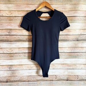 Vuori Women's Black Ribbed Pose Open Back Short Sleeve Bodysuit Size XS